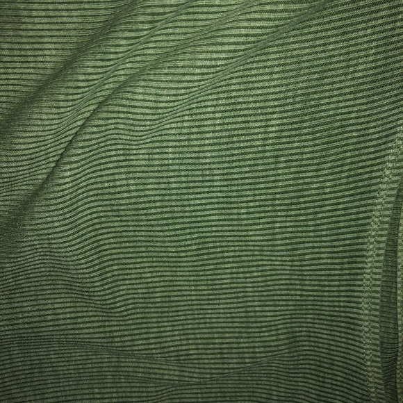 AE Soft And Sexy Top - Picture 3 of 5